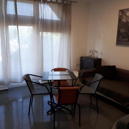 Kertvarosi Apartman II Tiszaújváros エクステリア 写真