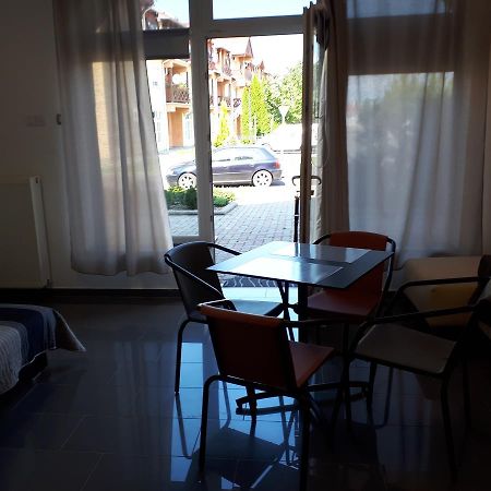 Kertvarosi Apartman II Tiszaújváros エクステリア 写真