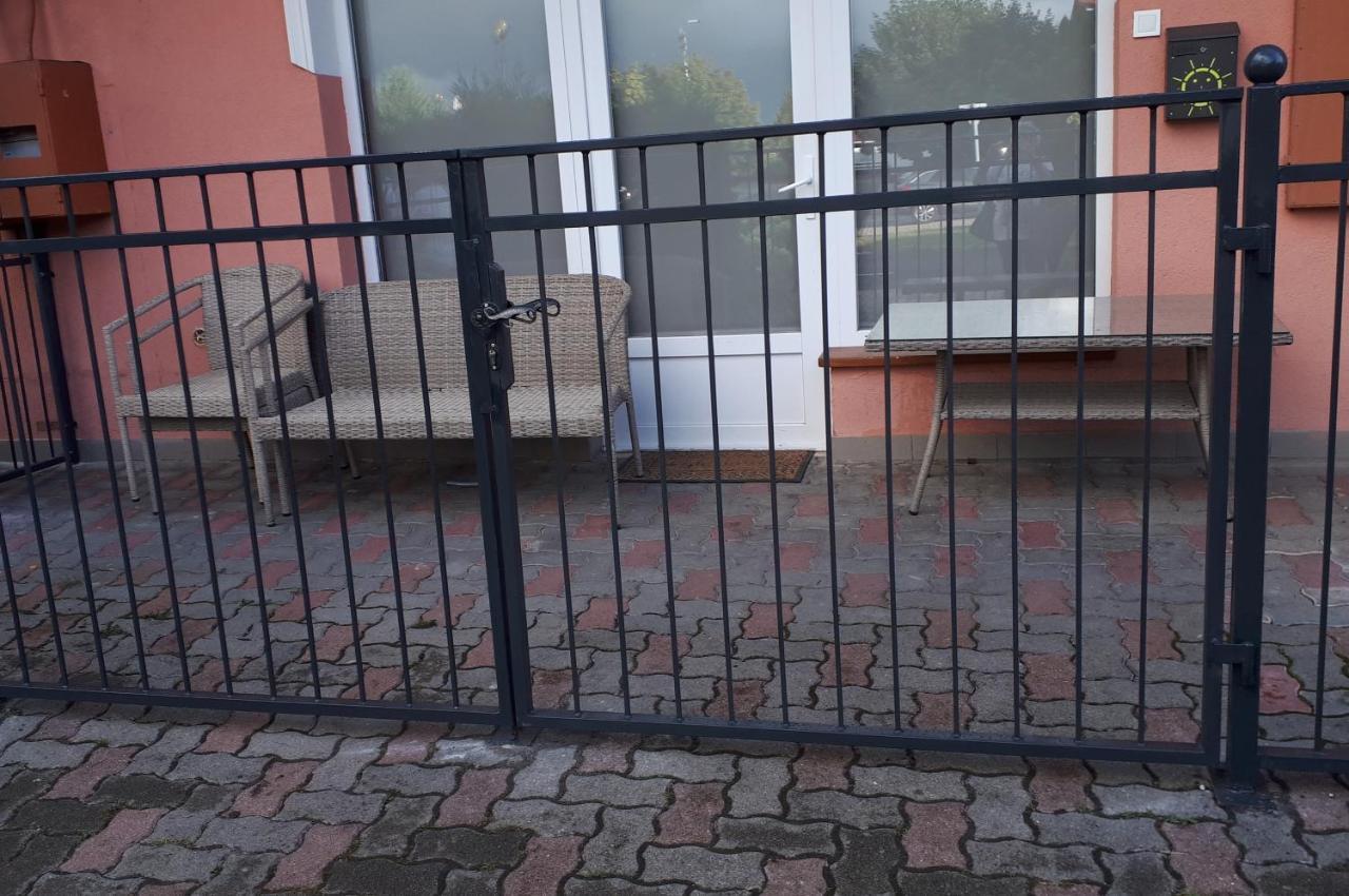 Kertvarosi Apartman II Tiszaújváros エクステリア 写真
