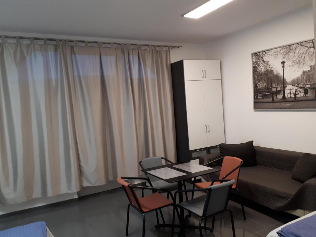 Kertvarosi Apartman II Tiszaújváros エクステリア 写真