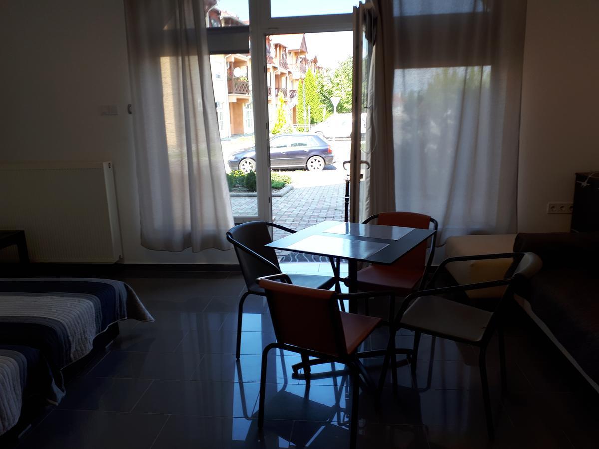 Kertvarosi Apartman II Tiszaújváros エクステリア 写真
