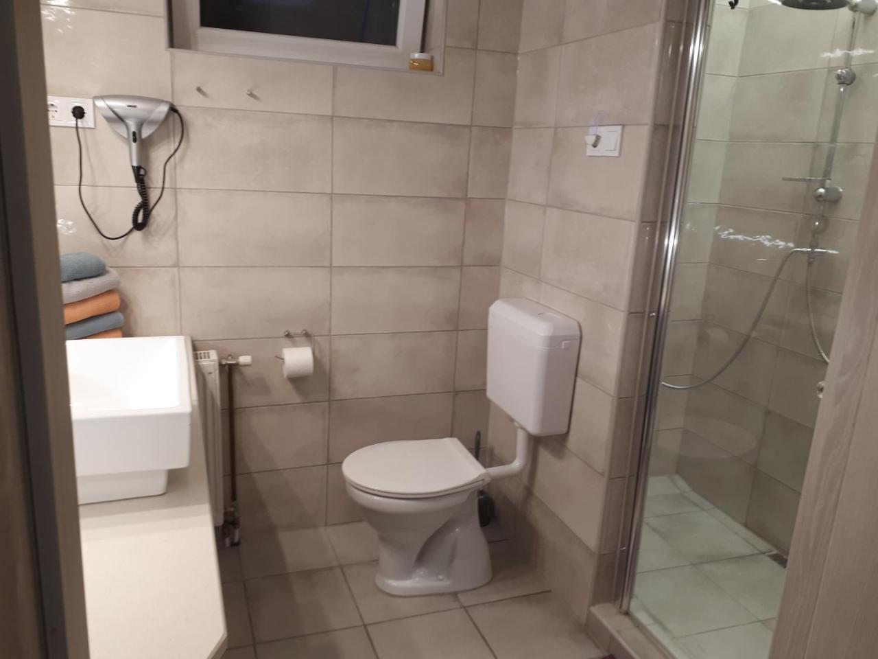 Kertvarosi Apartman II Tiszaújváros エクステリア 写真