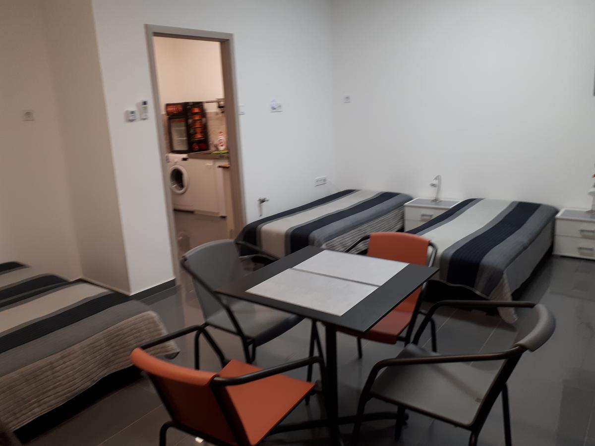 Kertvarosi Apartman II Tiszaújváros エクステリア 写真