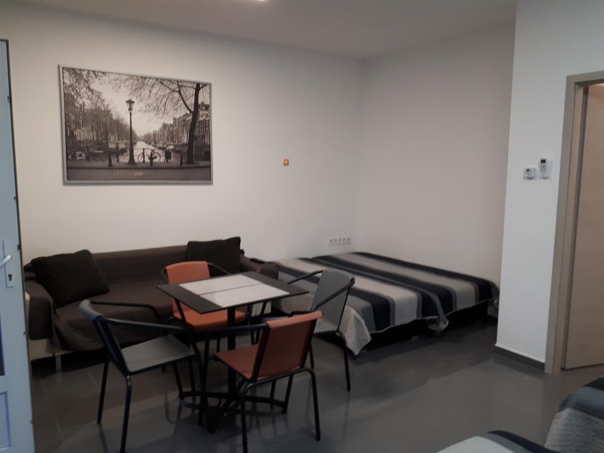 Kertvarosi Apartman II Tiszaújváros エクステリア 写真