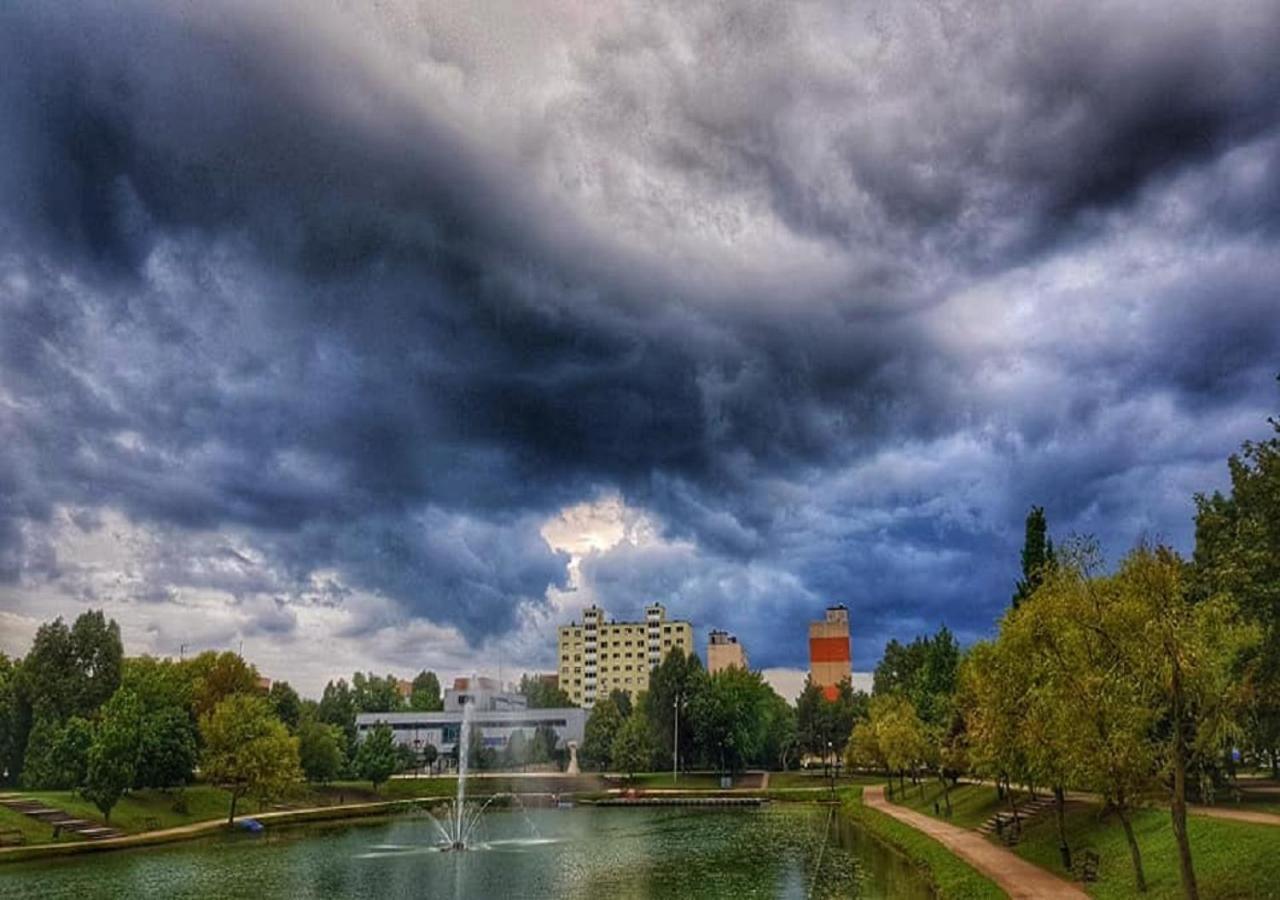 Kertvarosi Apartman II Tiszaújváros エクステリア 写真